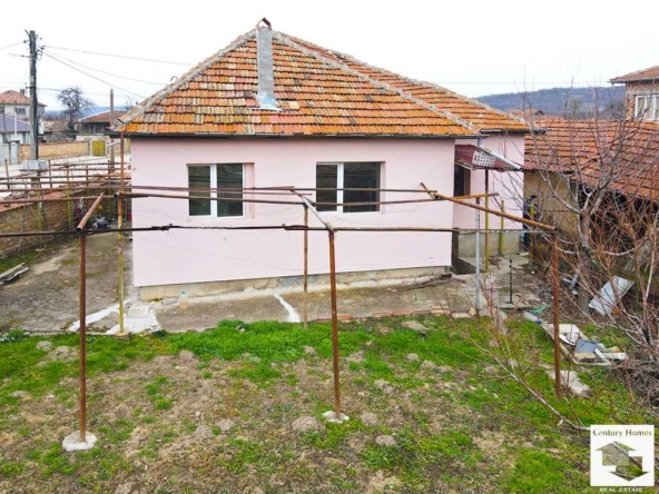 Къща в с. Джулюница, Област Велико Търново - 100 кв.м за 650 €/кв.м - Снимка #1