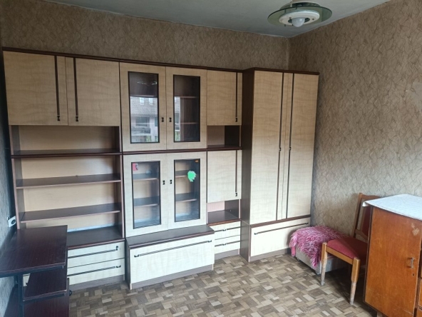 Дава се под наем Четиристаен апартамент в Смолян, Стар център - 80 кв.м за 153 € - Снимка #1