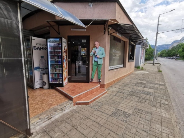 Дава се под наем Магазин в Враца, Дъбника - 37 кв.м за 336.6 € - Снимка #1