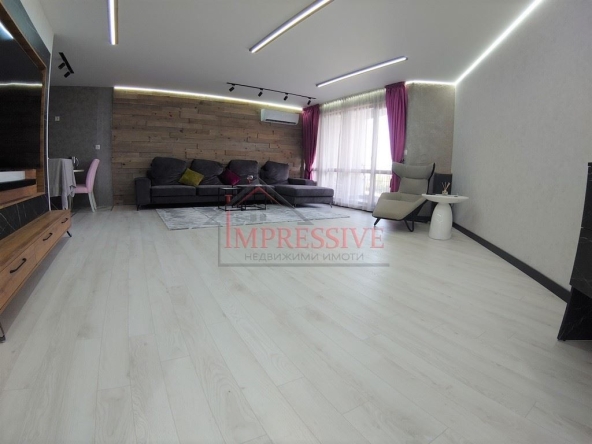 Тристаен апартамент в Варна, Бриз - 130 кв.м за 2924 €/кв.м - Снимка #1