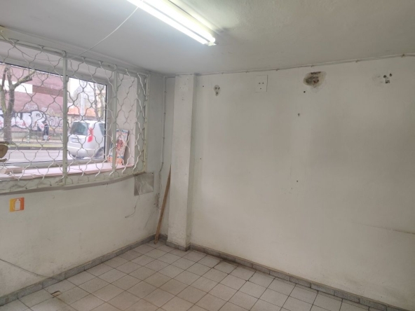 Магазин в Варна, Общината - 10 кв.м за 3672 €/кв.м - Снимка #1