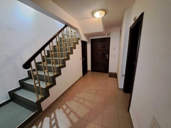 Мезонет в Габрово, Център - 188 кв.м за 597 €/кв.м - Снимка #1