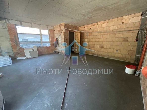 Магазин в Шумен, Пазара - 58 кв.м за 1539 €/кв.м - Снимка #1