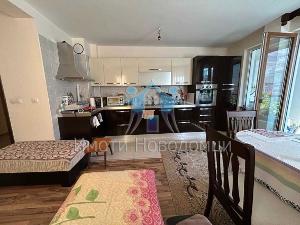 Тристаен апартамент в Шумен, Пазара - 98 кв.м за 1429 €/кв.м - Снимка #1