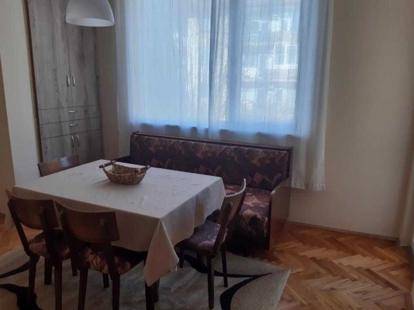 Дава се под наем Тристаен апартамент в Габрово, Дядо Дянко - 86 кв.м за 204 € - Снимка #1