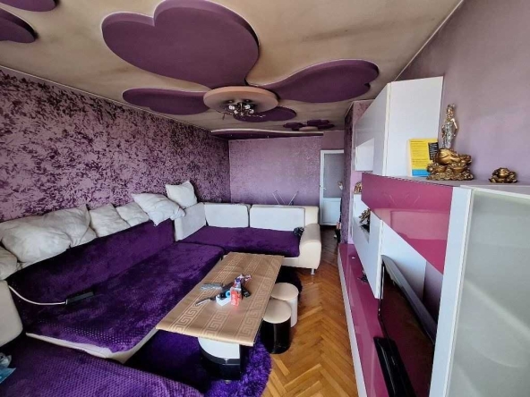 Двустаен апартамент в Варна, Цветен квартал - 62 кв.м за 2016 €/кв.м - Снимка #1