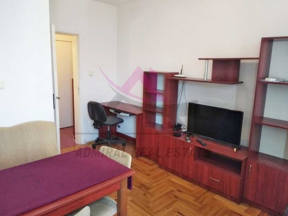 Дава се под наем Двустаен апартамент в Варна, Спортна зала - 50 кв.м за 350 € - Снимка #1