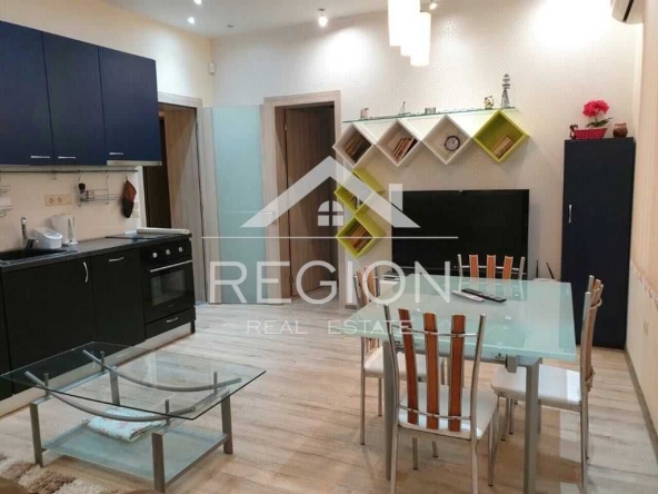 Дава се под наем Тристаен апартамент в Варна, Гръцка махала - 80 кв.м за 500 € - Снимка #1