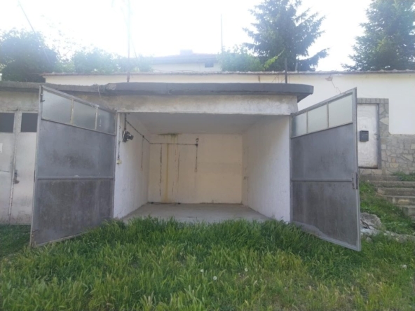 Дава се под наем  в Разград, Абритус - 12 кв.м за 81.6 € - Снимка #1