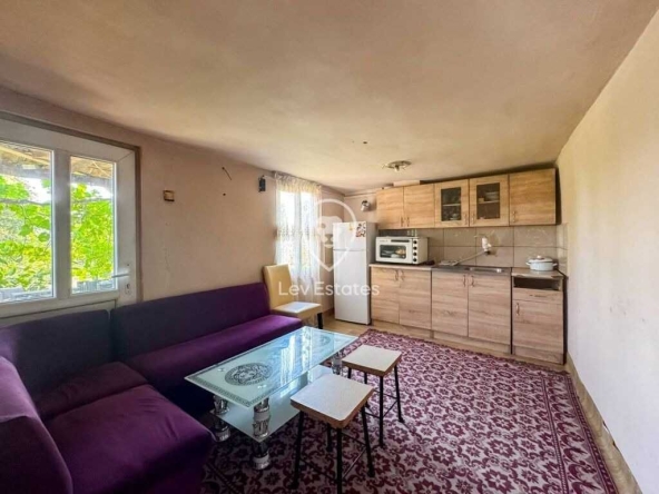 Къща в с. Загорци, Област Бургас - 100 кв.м за 250 €/кв.м - Снимка #1