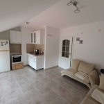 Дава се под наем Двустаен апартамент в Габрово, Център - 56 кв.м за 306 € - Снимка #1