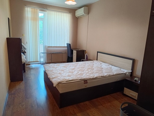 Дава се под наем Тристаен апартамент в Плевен, Идеален център - 80 кв.м за 510 € - Снимка #1