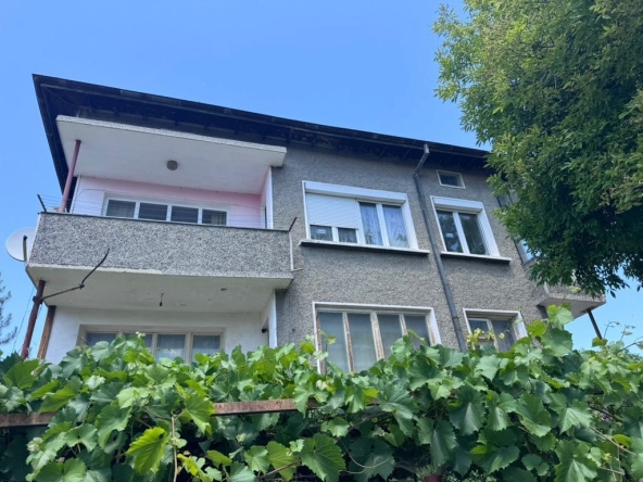 Етаж от къща в Нови пазар - 122 кв.м за 812 €/кв.м - Снимка #1