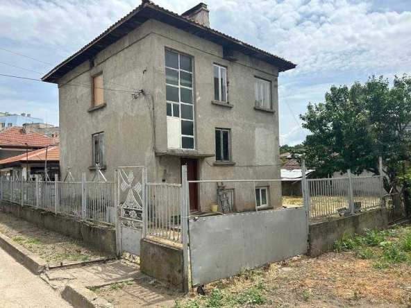 Къща в Тутракан - 204 кв.м за 300 €/кв.м - Снимка #1