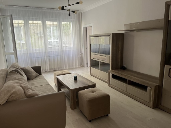 Дава се под наем Тристаен апартамент в София, Лозенец - 100 кв.м за 900 € - Снимка #1