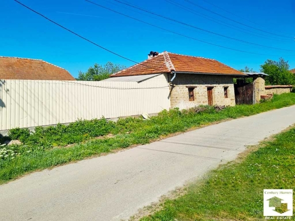 Къща в с. Пчелище, Област Велико Търново - 70 кв.м за 929 €/кв.м - Снимка #1