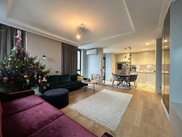 Дава се под наем Тристаен апартамент в София, Център - 90 кв.м за 637.5 € - Снимка #1