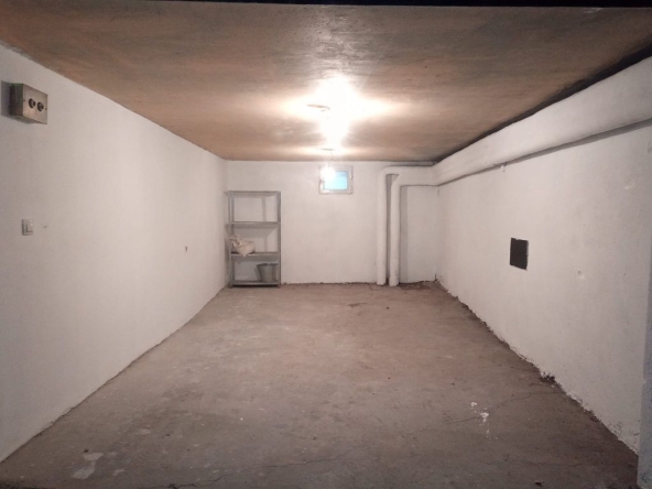 Дава се под наем Гараж / Паркомясто в София, Лозенец - 20 кв.м за 153 € - Снимка #1