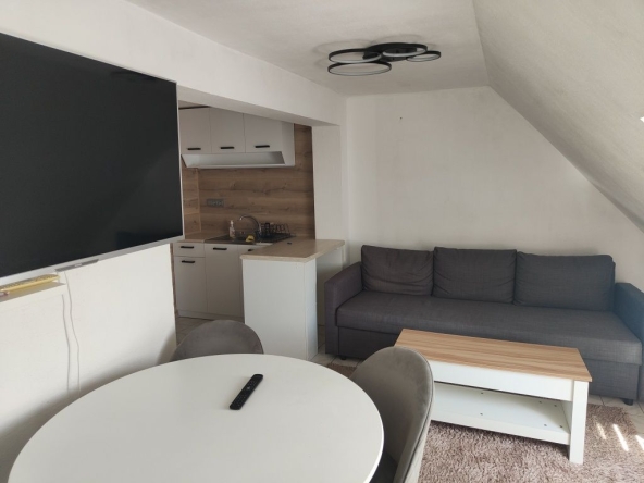 Дава се под наем Ателие в Благоевград, Идеален център - 40 кв.м за 178.5 € - Снимка #1