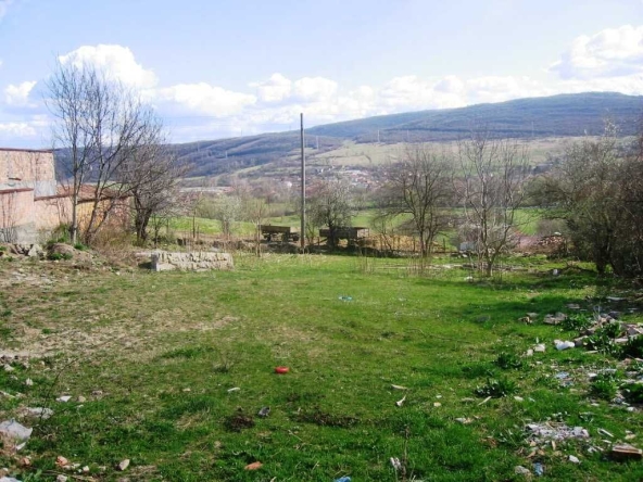 Парцел в с. Леденик, Област Велико Търново - 1350 кв.м за 31 €/кв.м - Снимка #1