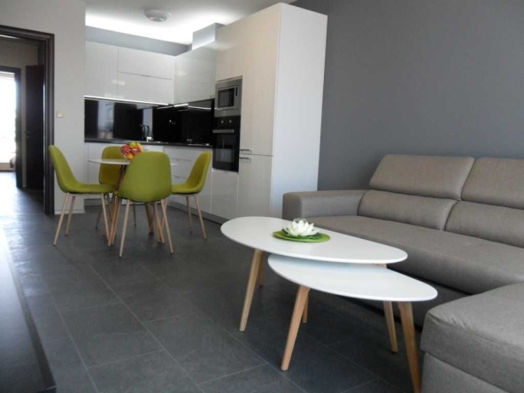 Дава се под наем Двустаен апартамент в Пловдив, Централна гара - 70 кв.м за 700 € - Снимка #1