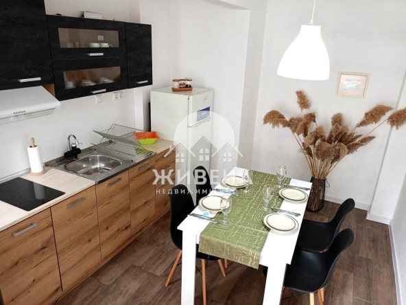 Двустаен апартамент в Варна, Гръцка махала - 77 кв.м за 2921 €/кв.м - Снимка #1