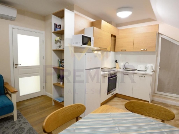 Дава се под наем Четиристаен апартамент в Варна, Център - 100 кв.м за 1500 € - Снимка #1