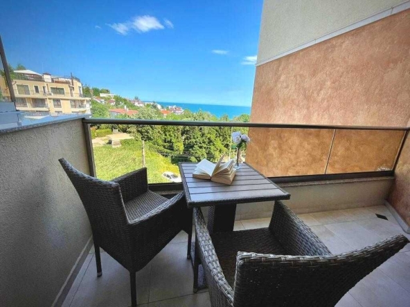 Дава се под наем Двустаен апартамент в Варна, Бриз - 52 кв.м за 714 € - Снимка #1