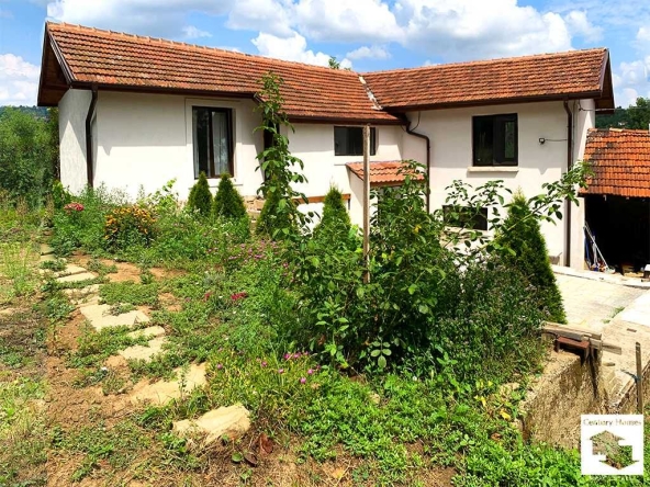 Къща в с. Ганчовец, Област Габрово - 160 кв.м за 438 €/кв.м - Снимка #1
