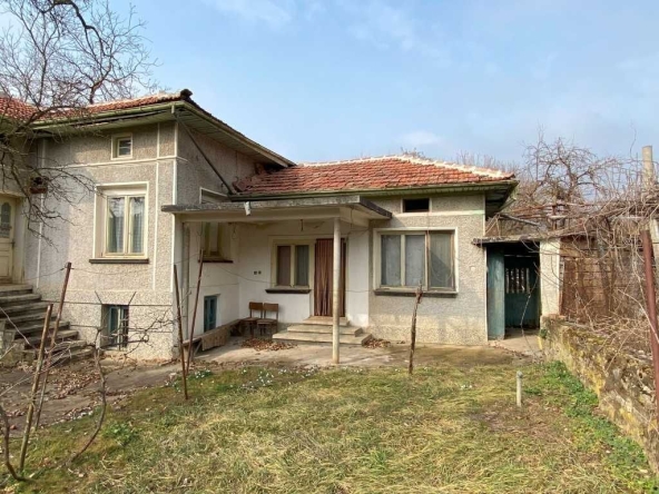 Къща в с. Петко Славейков, Област Габрово - 150 кв.м за 272 €/кв.м - Снимка #1