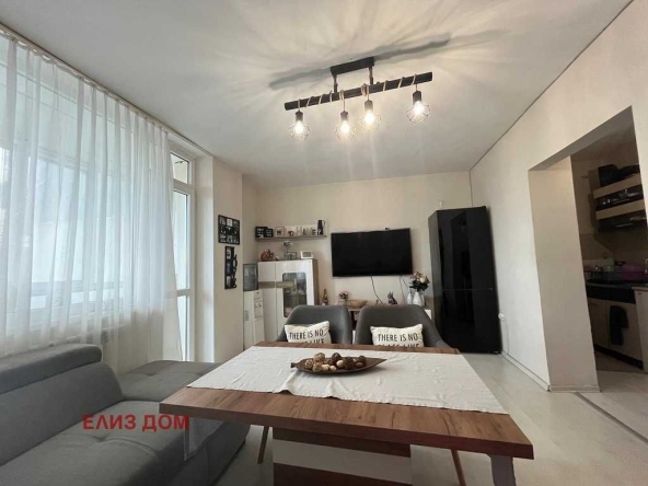 Тристаен апартамент в Варна, Младост 1 - 80 кв.м за 2438 €/кв.м - Снимка #1