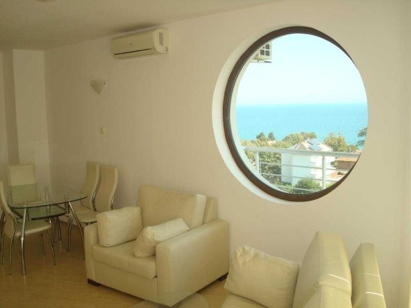 Тристаен апартамент в Обзор - 240 кв.м за 580 €/кв.м - Снимка #1