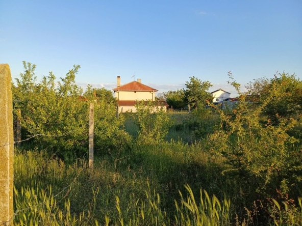 Дава се под наем Парцел в Аксаково - 1240 кв.м за 25.5 € - Снимка #1