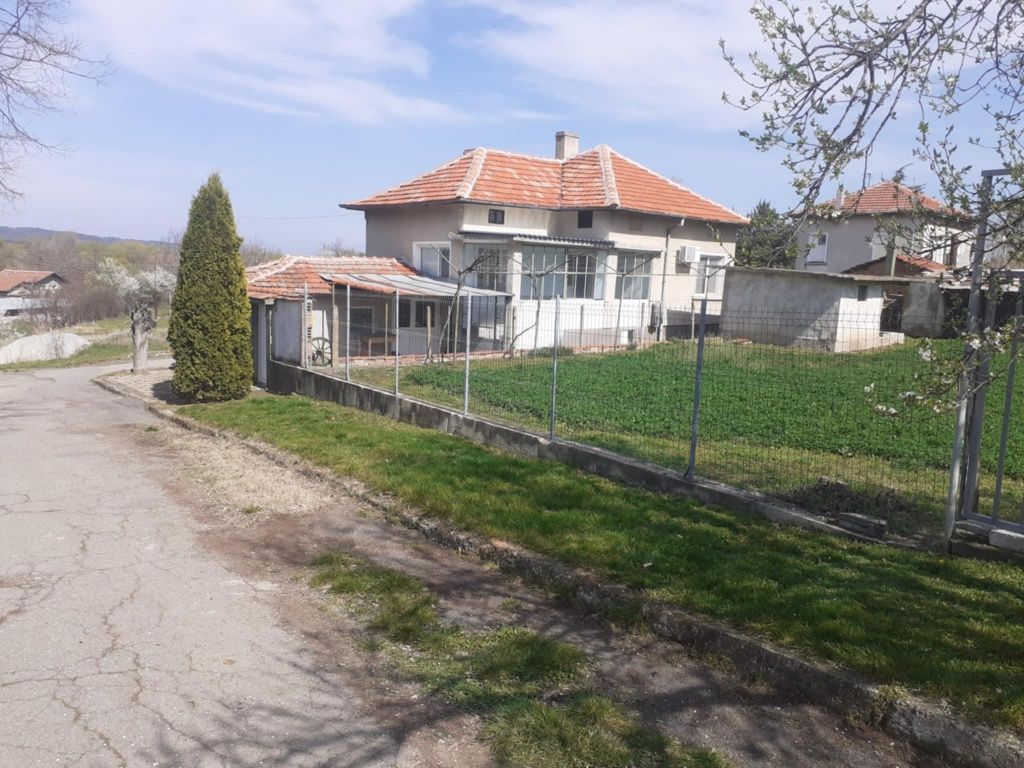 Къща в с. Арнаутито, Област Стара Загора - 100 кв.м за 567 €/кв.м - Снимка #1