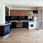 Дава се под наем Тристаен апартамент в Велико Търново, Център - 82 кв.м за 410 € - Снимка #1