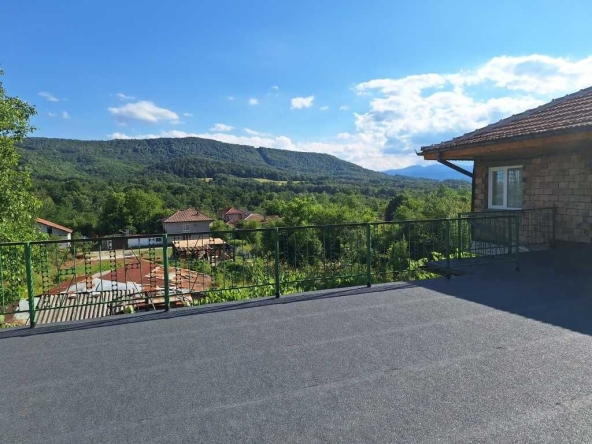 Къща в с. Брънеците, Област Габрово - 140 кв.м за 856 €/кв.м - Снимка #1