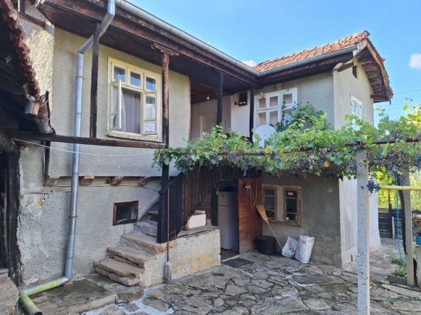 Къща в с. Парчовци, Област Габрово - 100 кв.м за 357 €/кв.м - Снимка #1