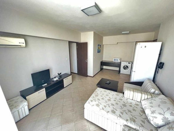 Двустаен апартамент в к.к. Слънчев бряг - 66 кв.м за 1014 €/кв.м - Снимка #1