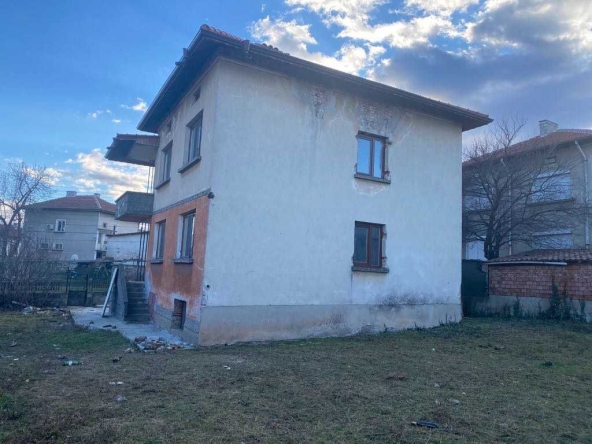 Къща в Луковит - 145 кв.м за 518 €/кв.м - Снимка #1