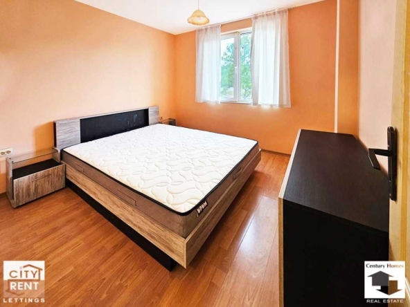 Дава се под наем Тристаен апартамент в Велико Търново, Колю Фичето - 68 кв.м за 370 € - Снимка #1