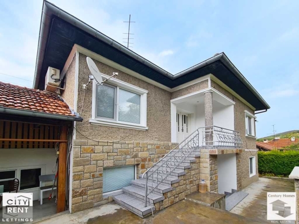 Дава се под наем Къща в Велико Търново, Център - 114 кв.м за 410 € - Снимка #1