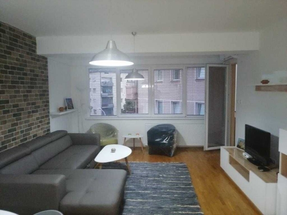 Дава се под наем Двустаен апартамент в Бургас, Славейков - 54 кв.м за 204 € - Снимка #1