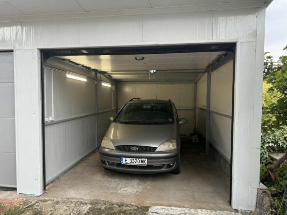 Дава се под наем Гараж / Паркомясто в Благоевград, Запад - 22 кв.м за 102 € - Снимка #1