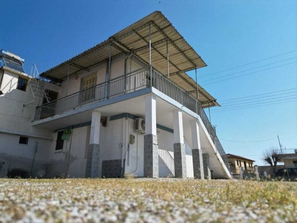 Къща в София, Център - 200 кв.м за 180 €/кв.м - Снимка #1