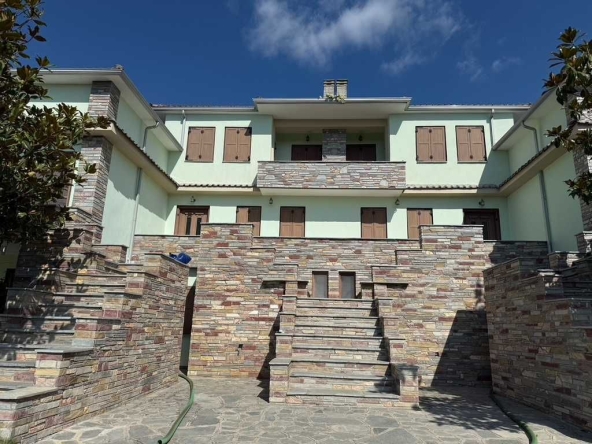 Къща в София, Център - 480 кв.м за 1042 €/кв.м - Снимка #1