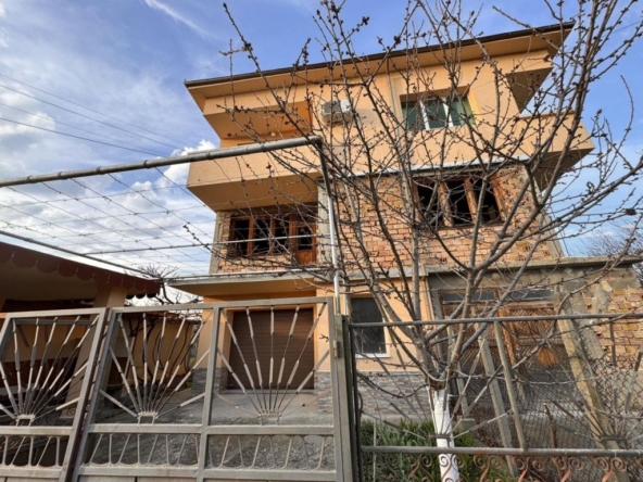 Къща в с. Първомайци, Област Велико Търново - 250 кв.м за 532 €/кв.м - Снимка #1