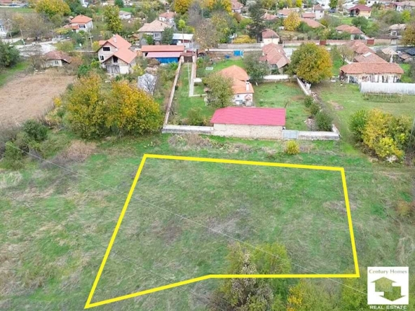 Парцел в с. Първомайци, Област Велико Търново - 3100 кв.м за 26 €/кв.м - Снимка #1