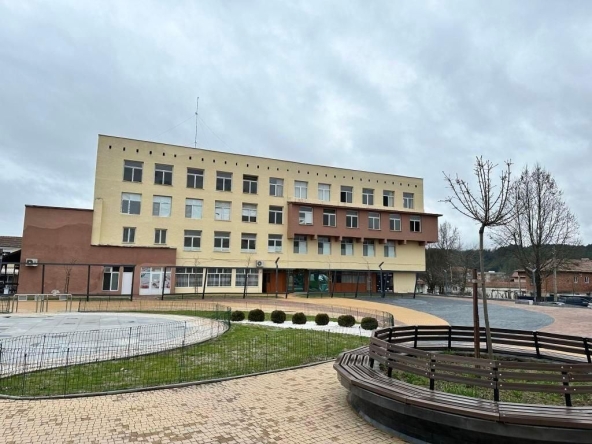 Многостаен апартамент в Крумовград - 180 кв.м за 241 €/кв.м - Снимка #1