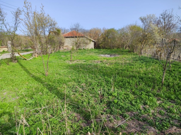 Парцел в с. Ягнило, Област Варна - 600 кв.м за 9 €/кв.м - Снимка #1