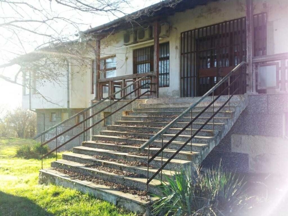 Къща в Варна, Червен площад - 320 кв.м за 231 €/кв.м - Снимка #1